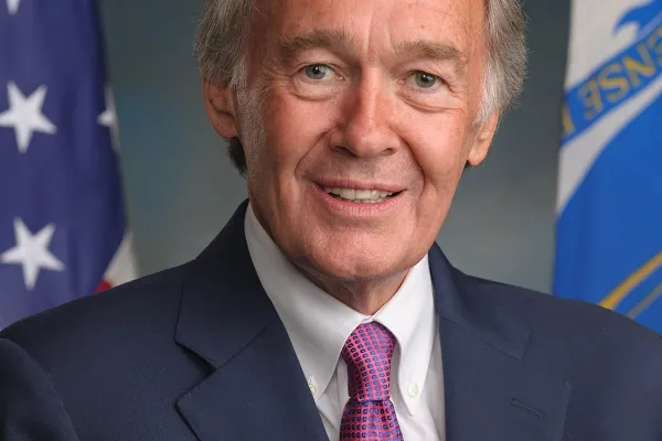 1200px-Edward_Markey%2C_official_portrait%2C_114th_Congress.jpg