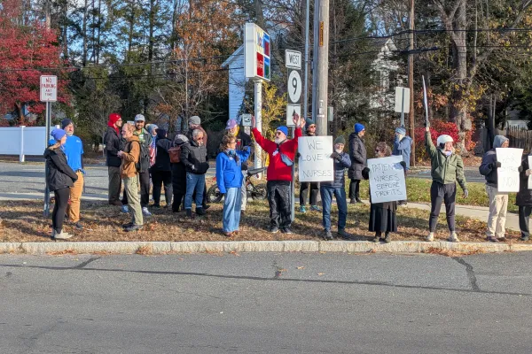 Community Members Rally in Support of Nurses Across from Cooley Dickinson Hospital on 11/14/25